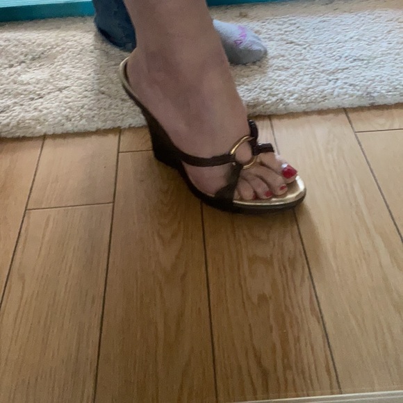 Michael Kors Wedge Sandals - brown leather & Gold - Picture 1 of 5